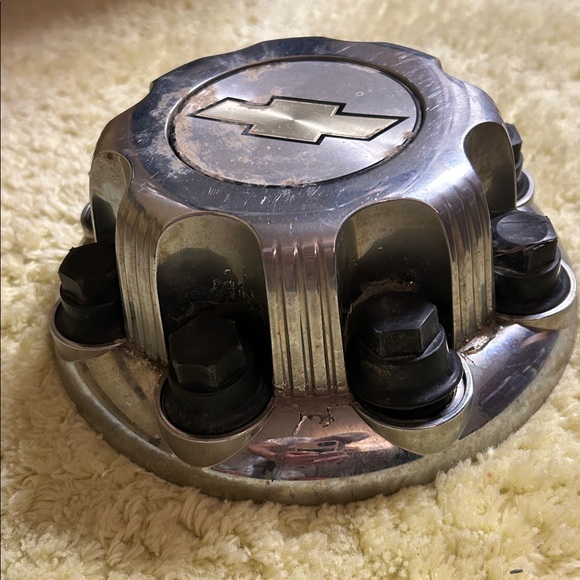 Chevy Hubcap - Picture 3 of 7
